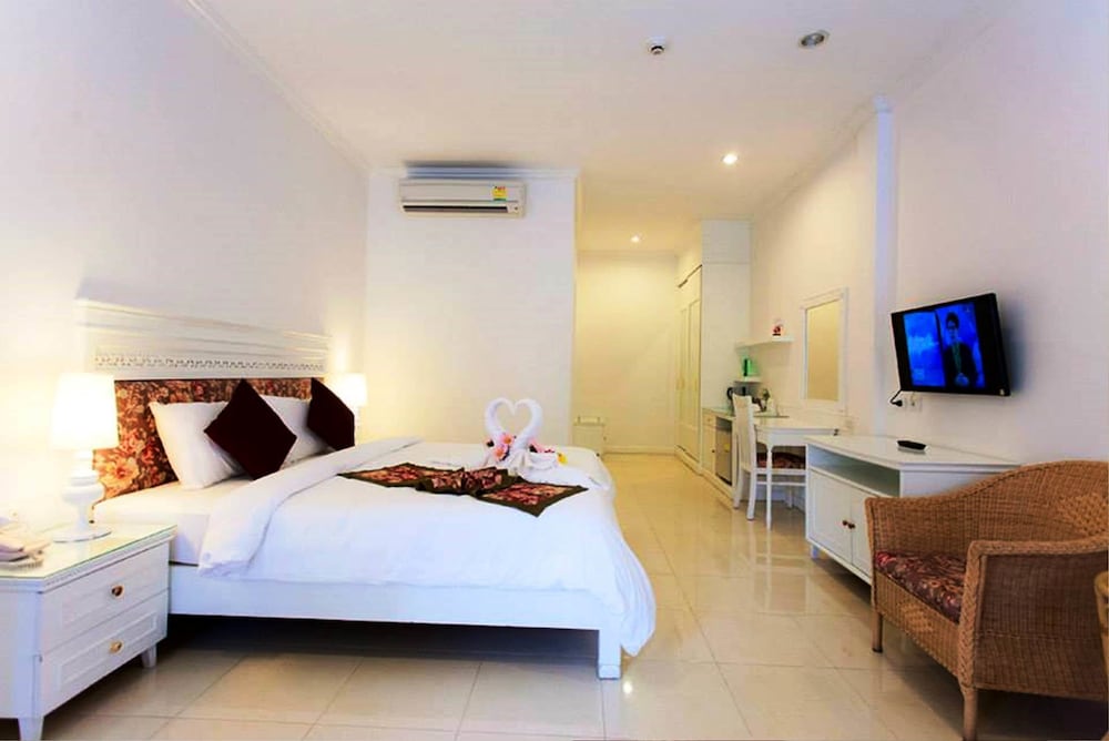 Superior Room, Garden View