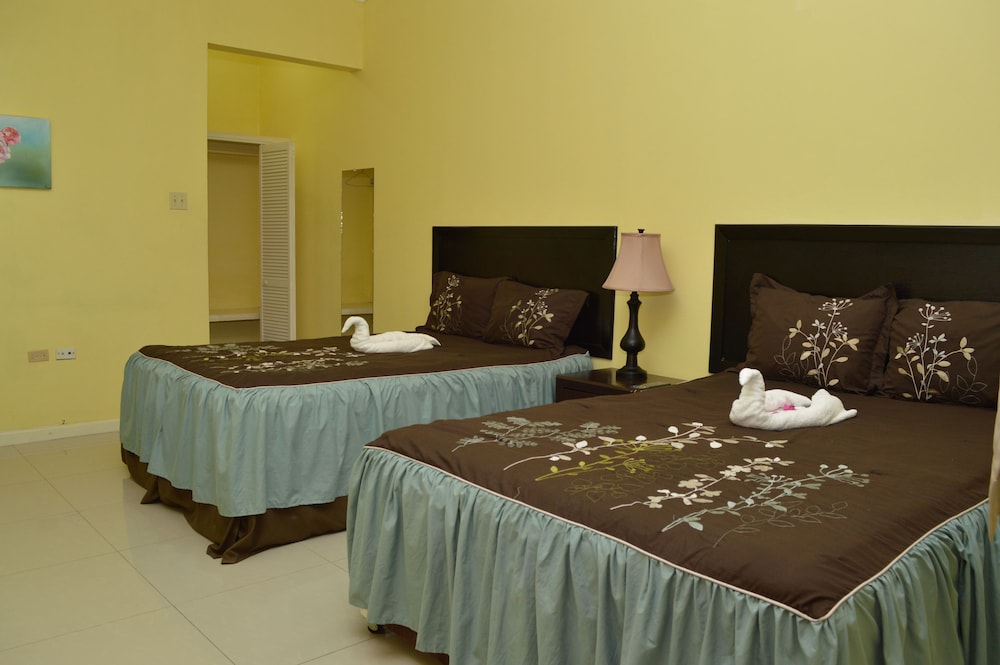 Superior Room, 2 Queen Beds photo 3