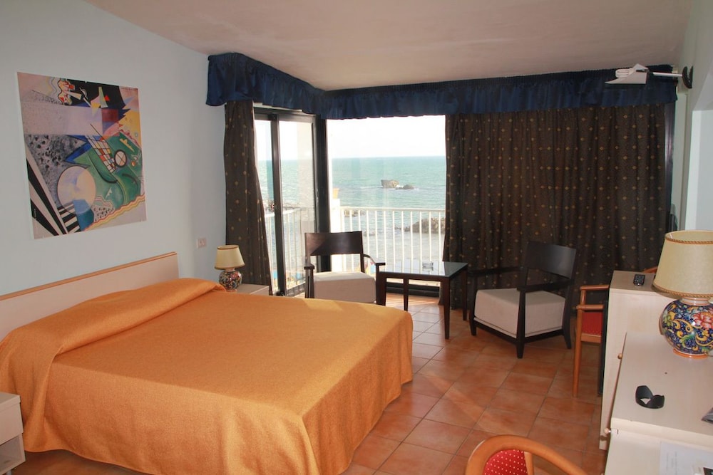 Classic Double Room, Sea View photo 1