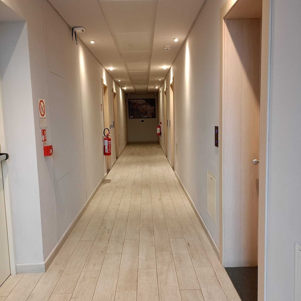 Standard Triple Room, photo 7