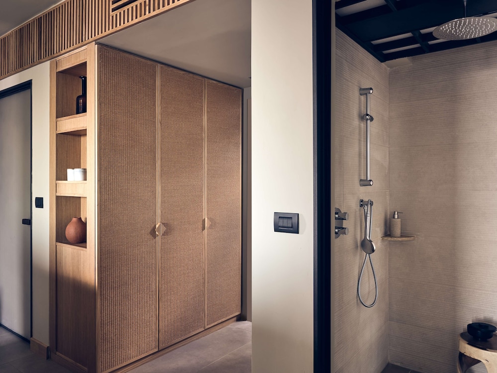 Grand Deluxe Room, Sea View - Photo 7
