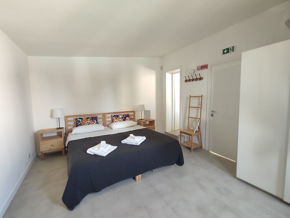 Standard Double or Twin Room, Ensuite, Pool View