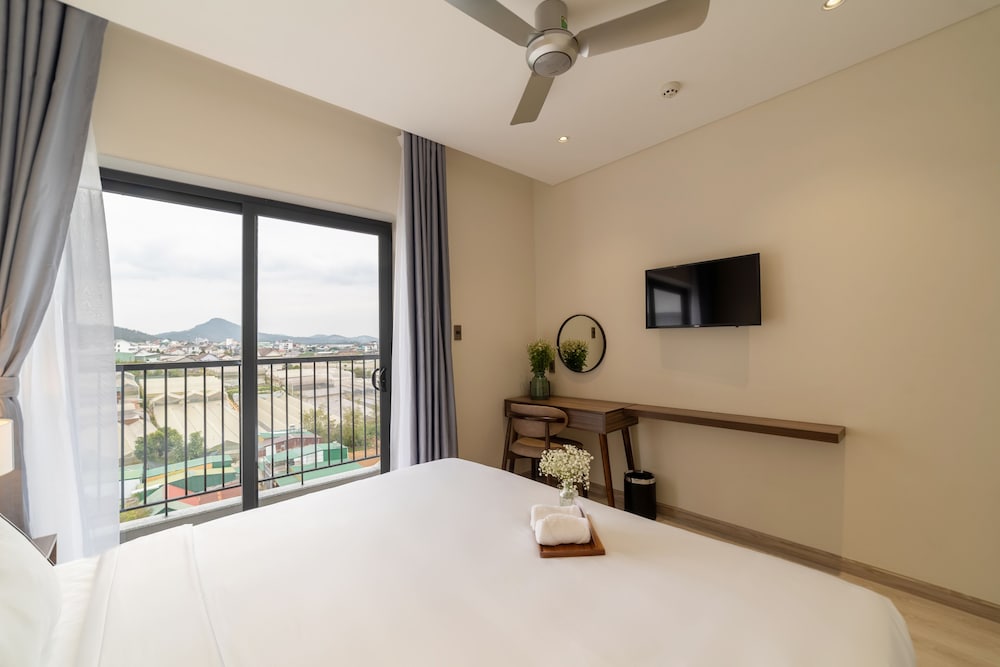 Premium Double Room - Photo 12