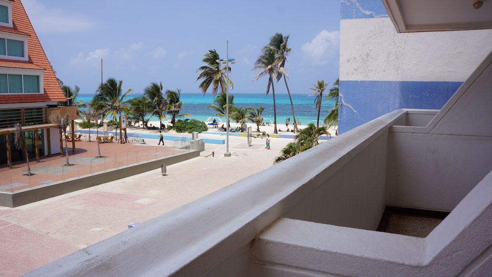 Quadruple Room, Ocean View photo 1