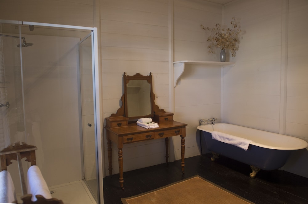 Comfort Double Room, 1 King Bed, Annex Building photo 2