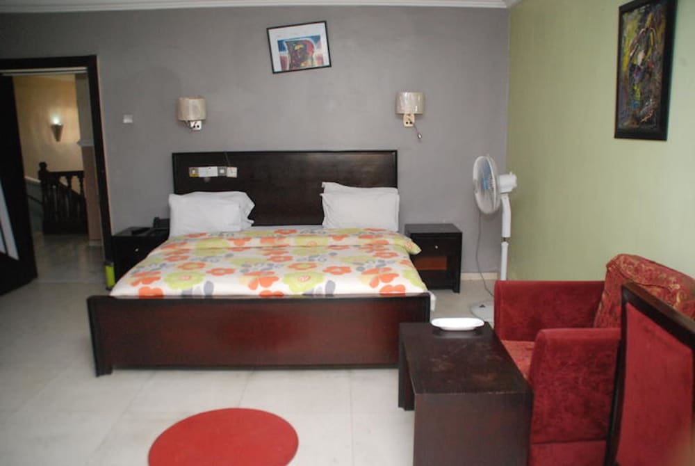 Deluxe Suite photo 2