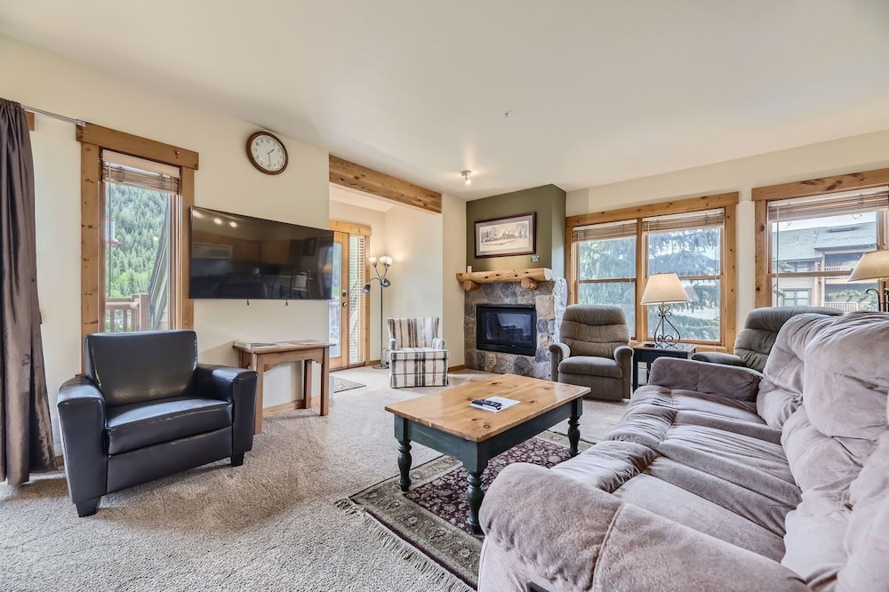 Condo, 3 Bedrooms