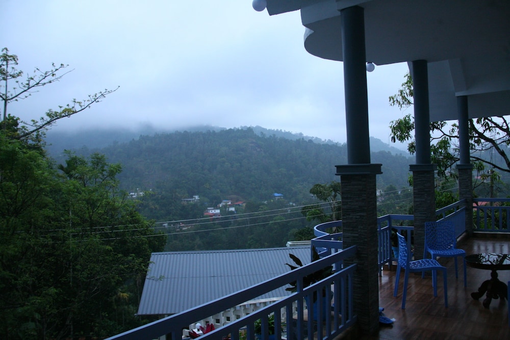 Villa, 4 Bedrooms, Smoking, Balcony photo 2