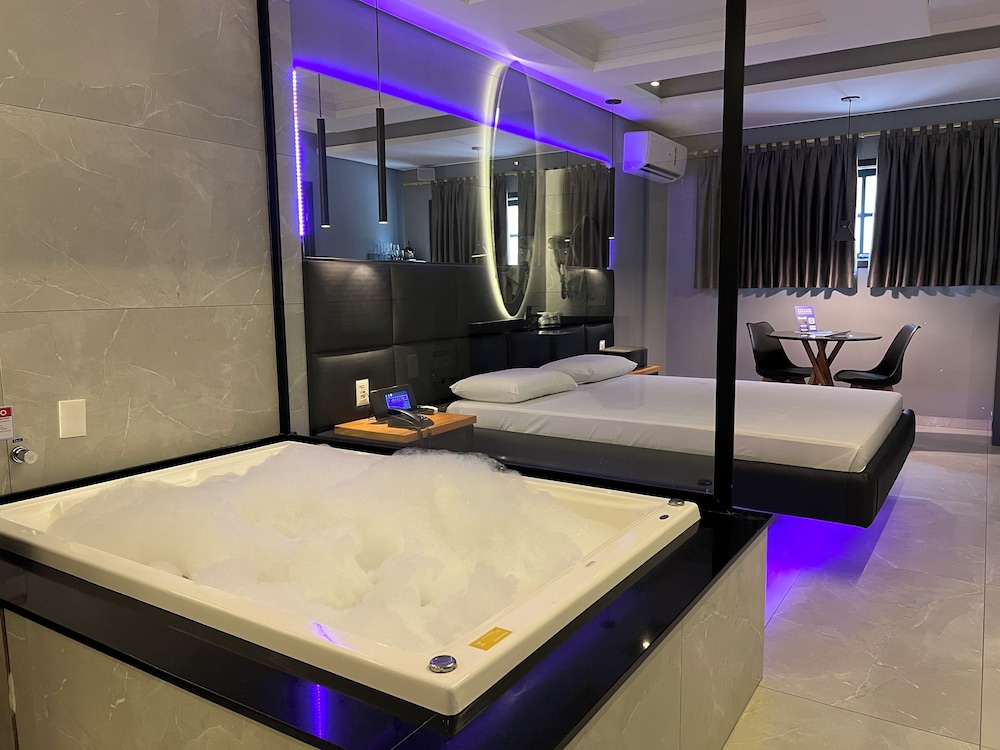 Deluxe Double Room, 1 Queen Bed, Jetted Tub (Hidro Premium) photo 1