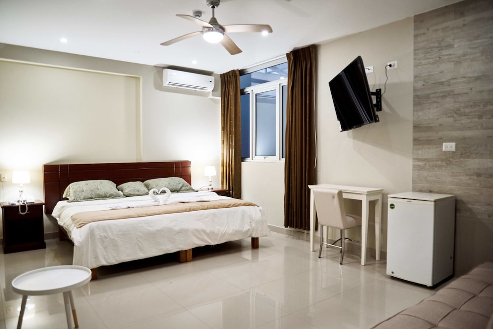 Classic Triple Room, Multiple Beds, City View photo 1