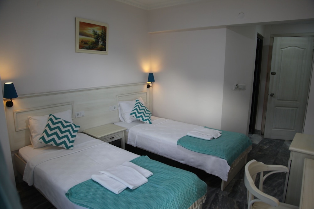 Standard Room, City View photo 2