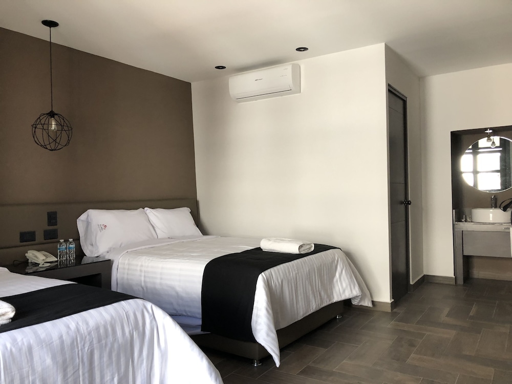 Deluxe Room, 2 Double Beds, Courtyard View photo 3