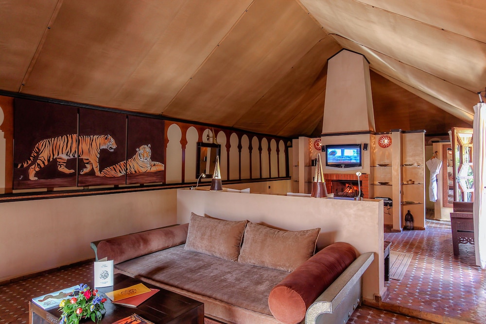 Exclusive Tent, Private Pool