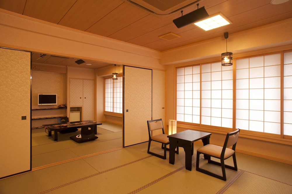 Japanese Family Room, Private Bathroom (For 2-8 Guests) photo 3