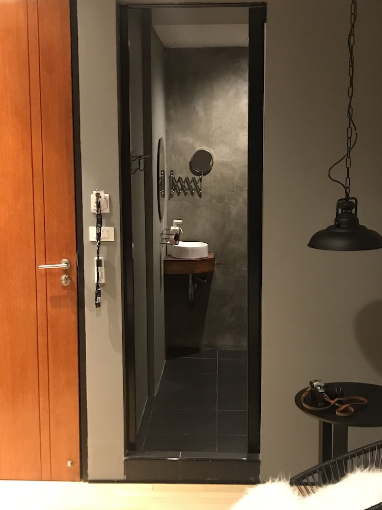 Deluxe Double Room with Private Bathroom photo 3