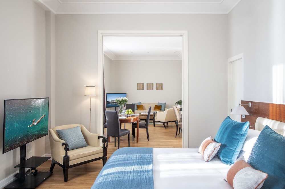 Grand Suite (Spring View) - Photo 1
