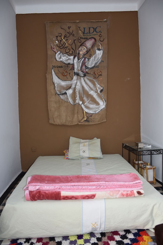 Basic Double Room, 3 Bedrooms photo 2