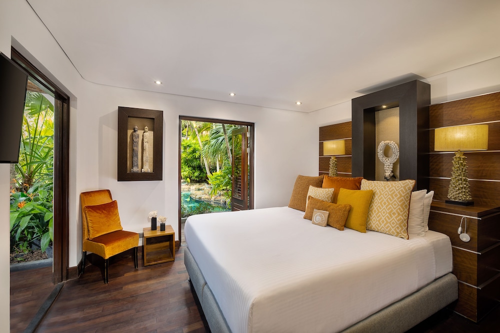 Tropical Pool Villa