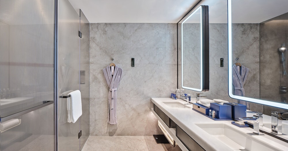 Room, 2 Double Beds, River View - Photo 4