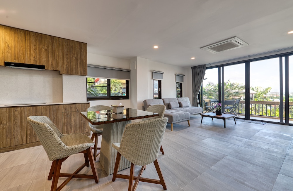 2-Bedroom Villa with Sea View photo 2