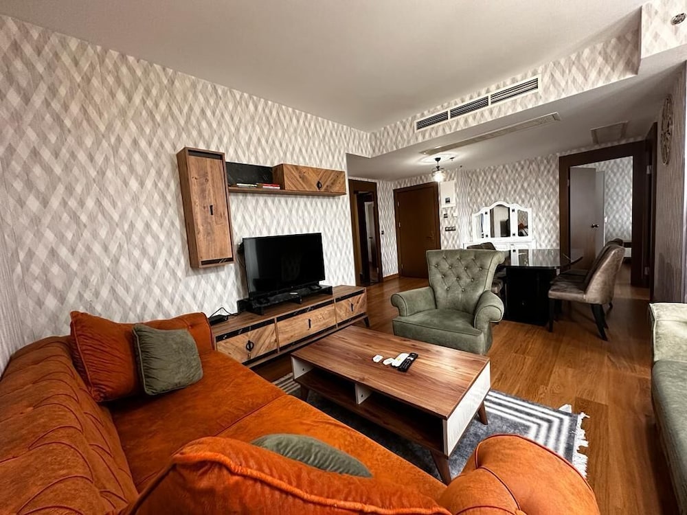 Family Room, Multiple Beds, 2 Bathrooms photo 1