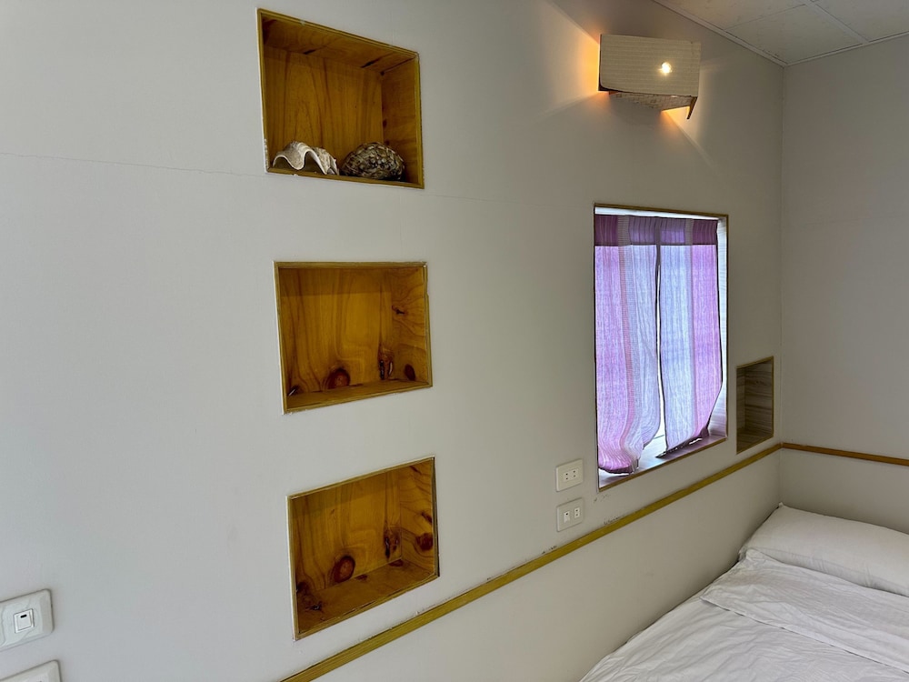 Basic Twin Room, Ocean View photo 2