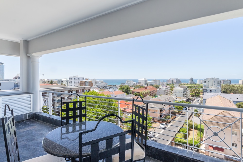 Luxury Apartment, 2 Bedrooms - Photo 9