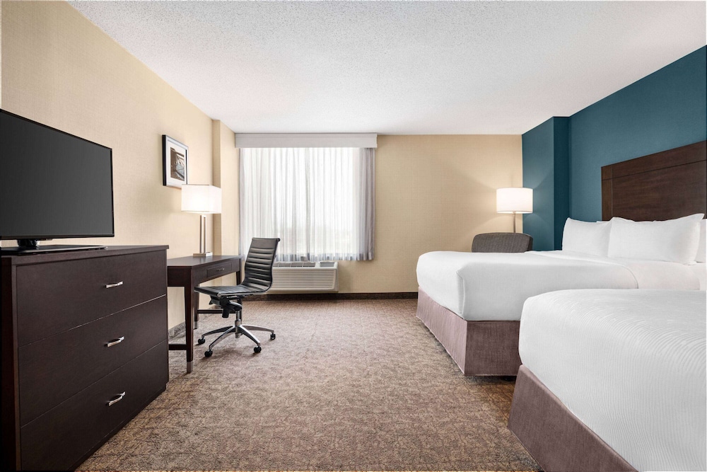 Deluxe Room, 2 Queen Beds, Non Smoking, City View photo 1