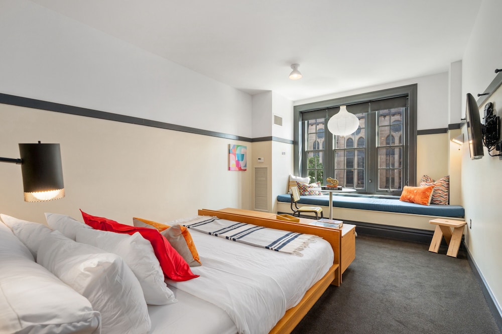 Premier Room, 1 King Bed (Self Check-in with Virtual Front Desk) photo 1