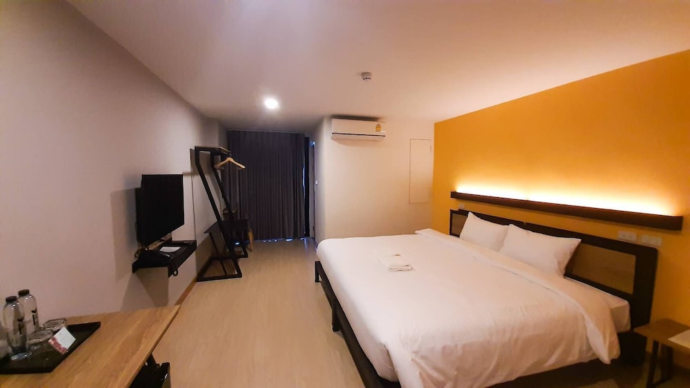 Superior King Bed Room - Photo 6