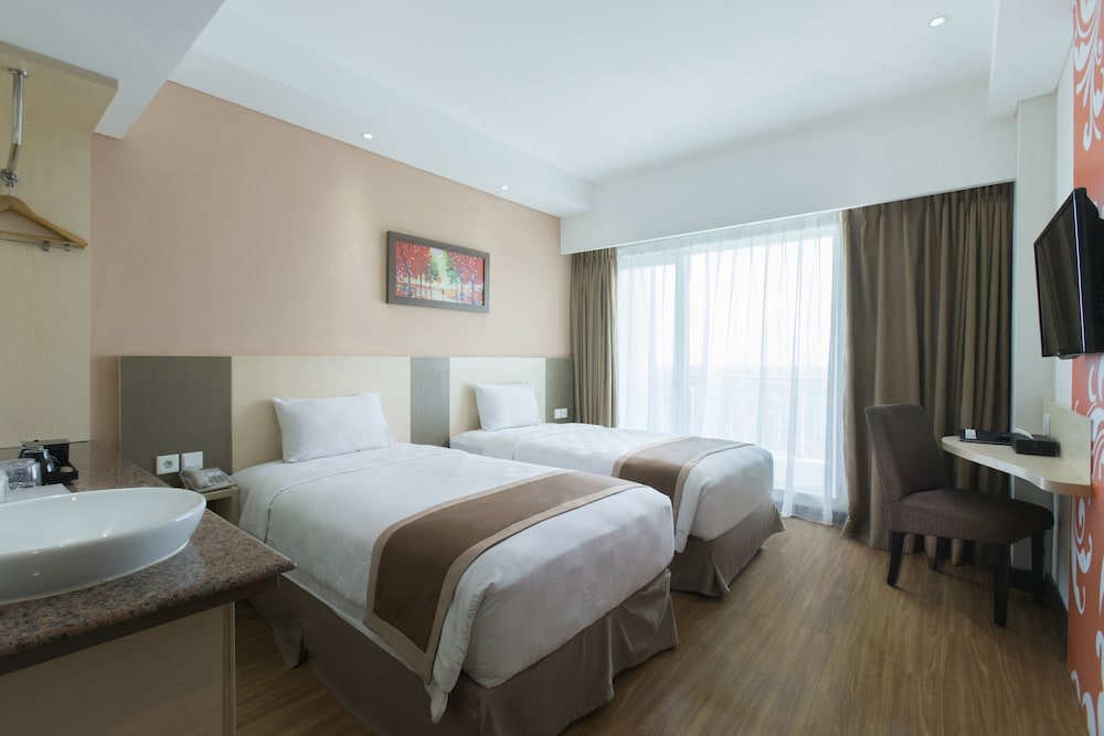 Superior Twin - Room Only photo 2