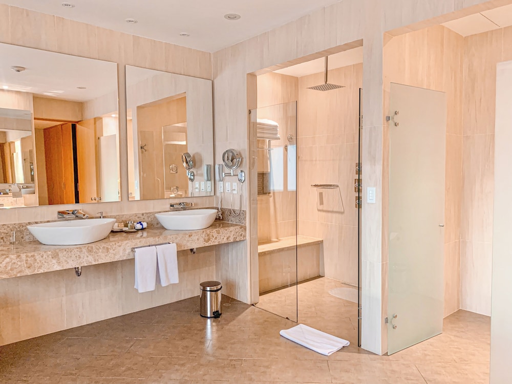 Presidential Suite photo 2