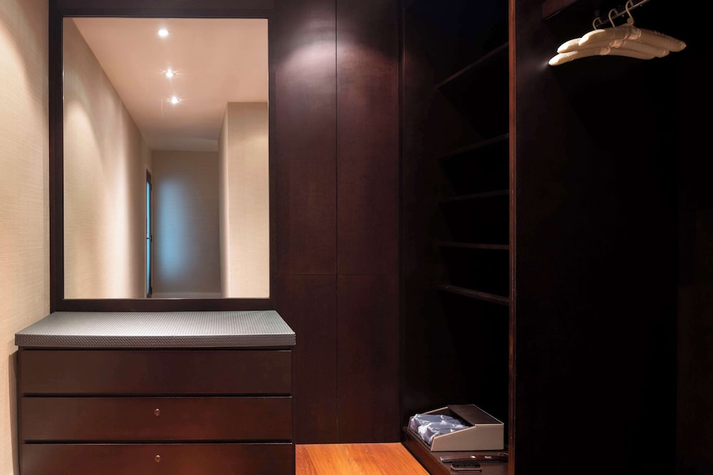 Suite (Executive Corner) thumbnail 5