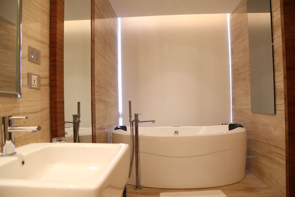 Presidential Suite with Bath Tub, Club Lounge Access Presidential Suite with Bath Tub, Club Lounge Access