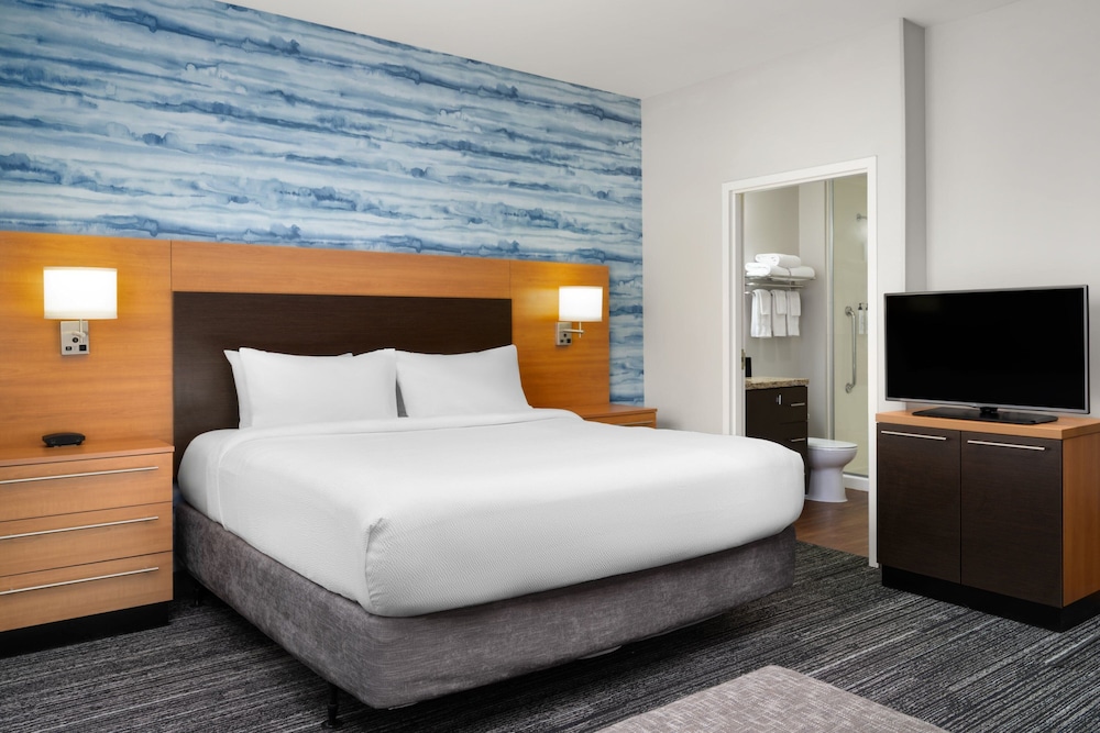 Studio, 1 King Bed with Sofa bed (Mobility Accessible, Tub) photo 3