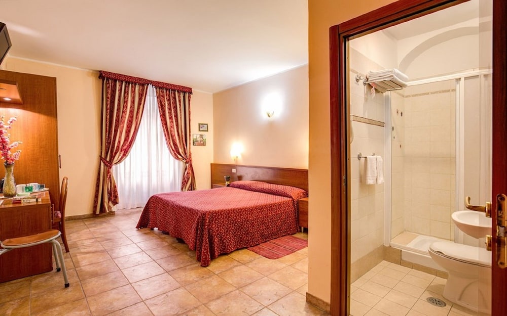 Double or Twin Room photo 2