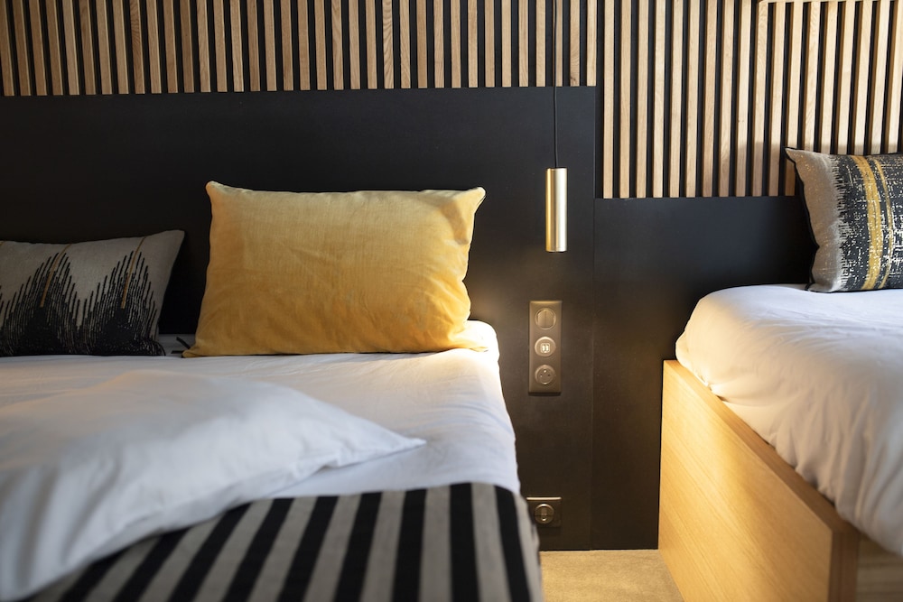 Premium Suite - Photo 6