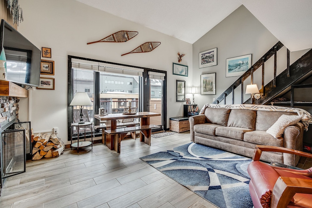 Standard Condo, 1 Bedroom, Fireplace, Mountain View photo 1