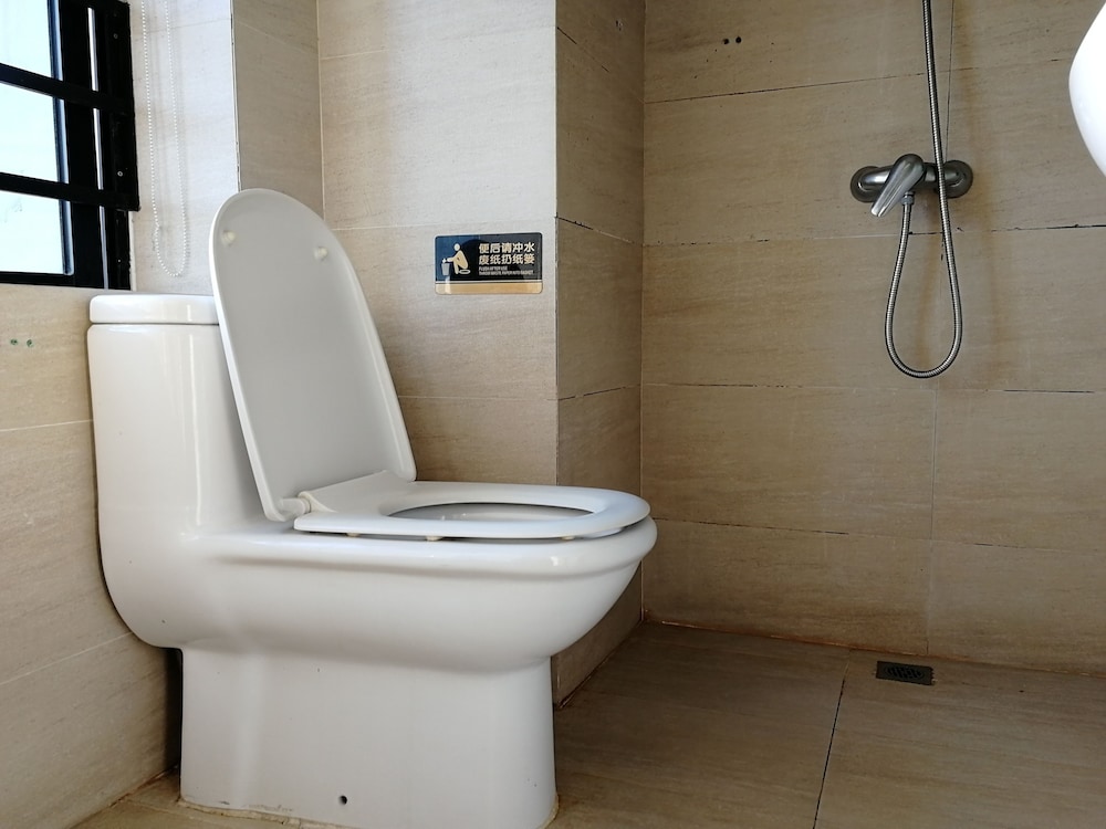 Comfort Double Room, 1 Queen Bed, Private Bathroom, City View photo 2