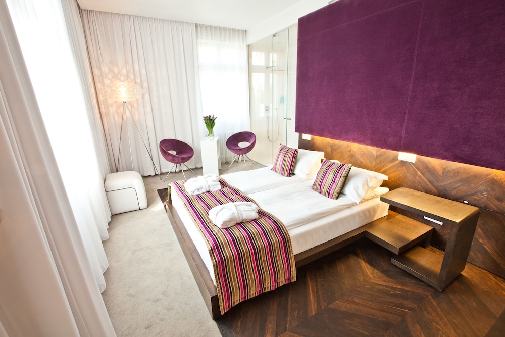 Comfort Room, 1 Queen Bed photo 1