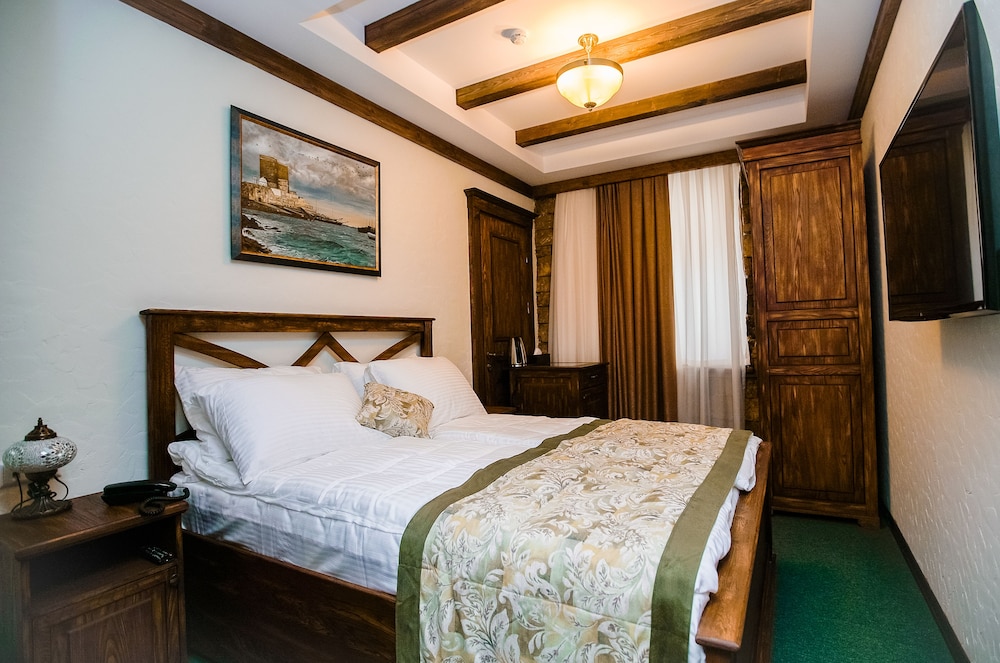 Standard Double Room, 1 Queen Bed, Non Smoking, Ensuite photo 2