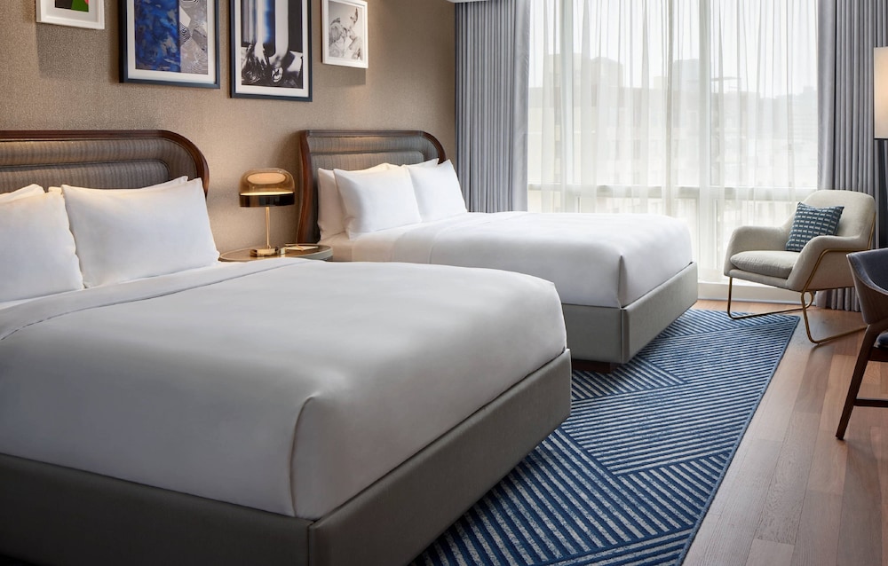 Deluxe Room, 2 Queen Beds (Hearing Accessible)