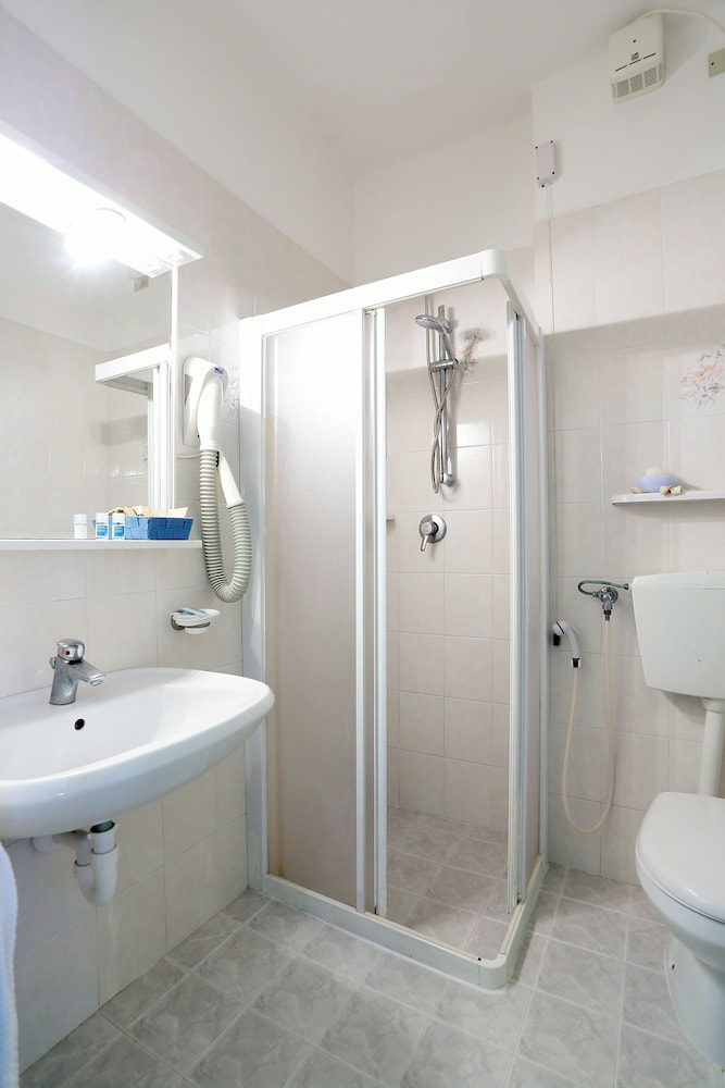 Quadruple Room photo 3