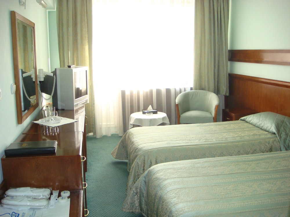 Business Twin Room photo 2