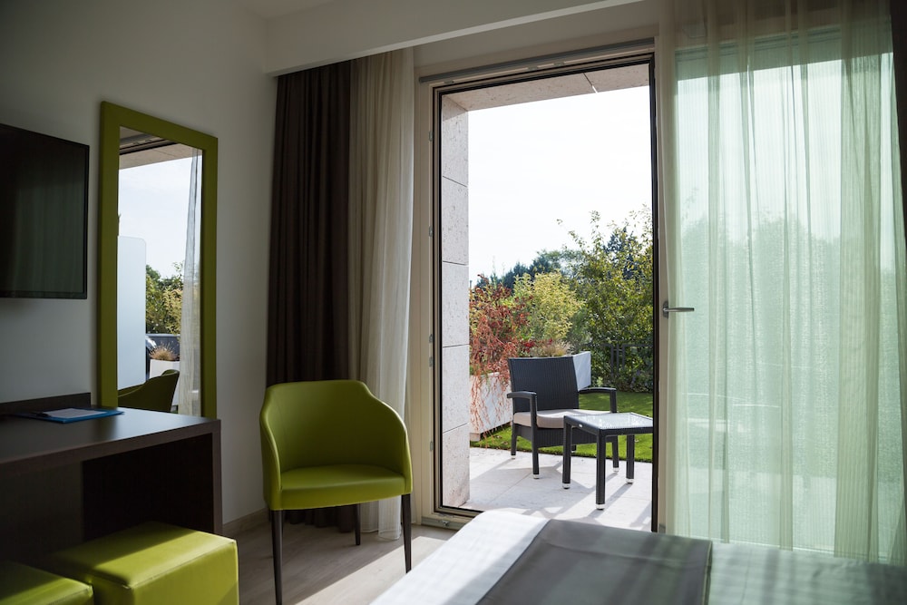 Superior Double Room, 1 King Bed, Non Smoking - Photo 7