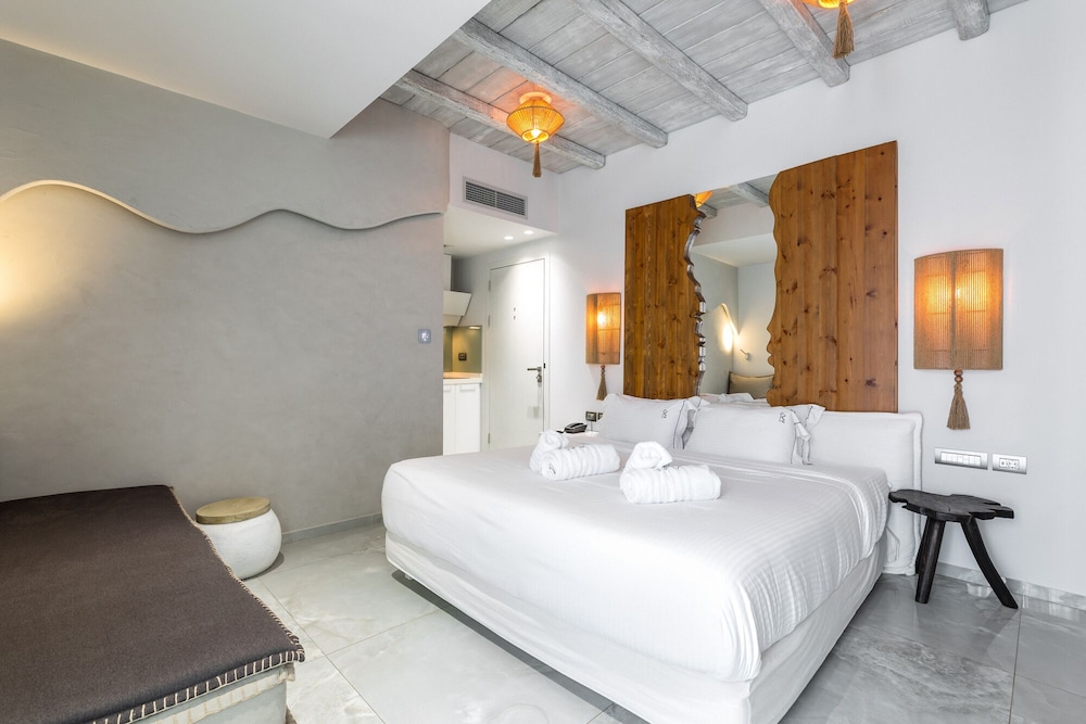 Triple Suite, Private Pool photo 2