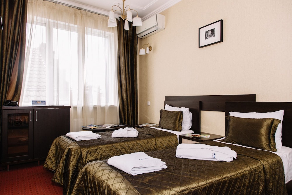 Economy Twin Room photo 1