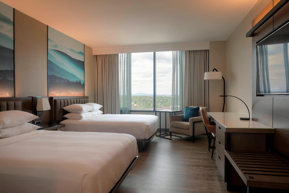 Club Room, 2 Queen Beds - Photo 1