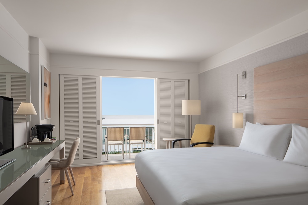 Luxury Room, Partial Sea View photo 2