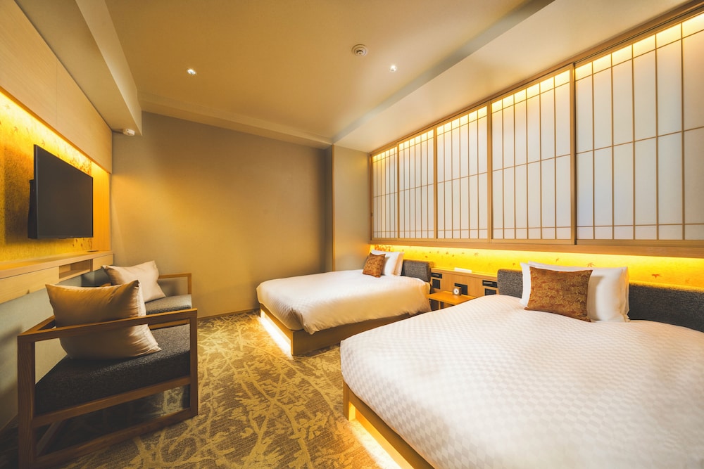 Superior Twin Room, Non Smoking (Accessible Room) - Photo 8
